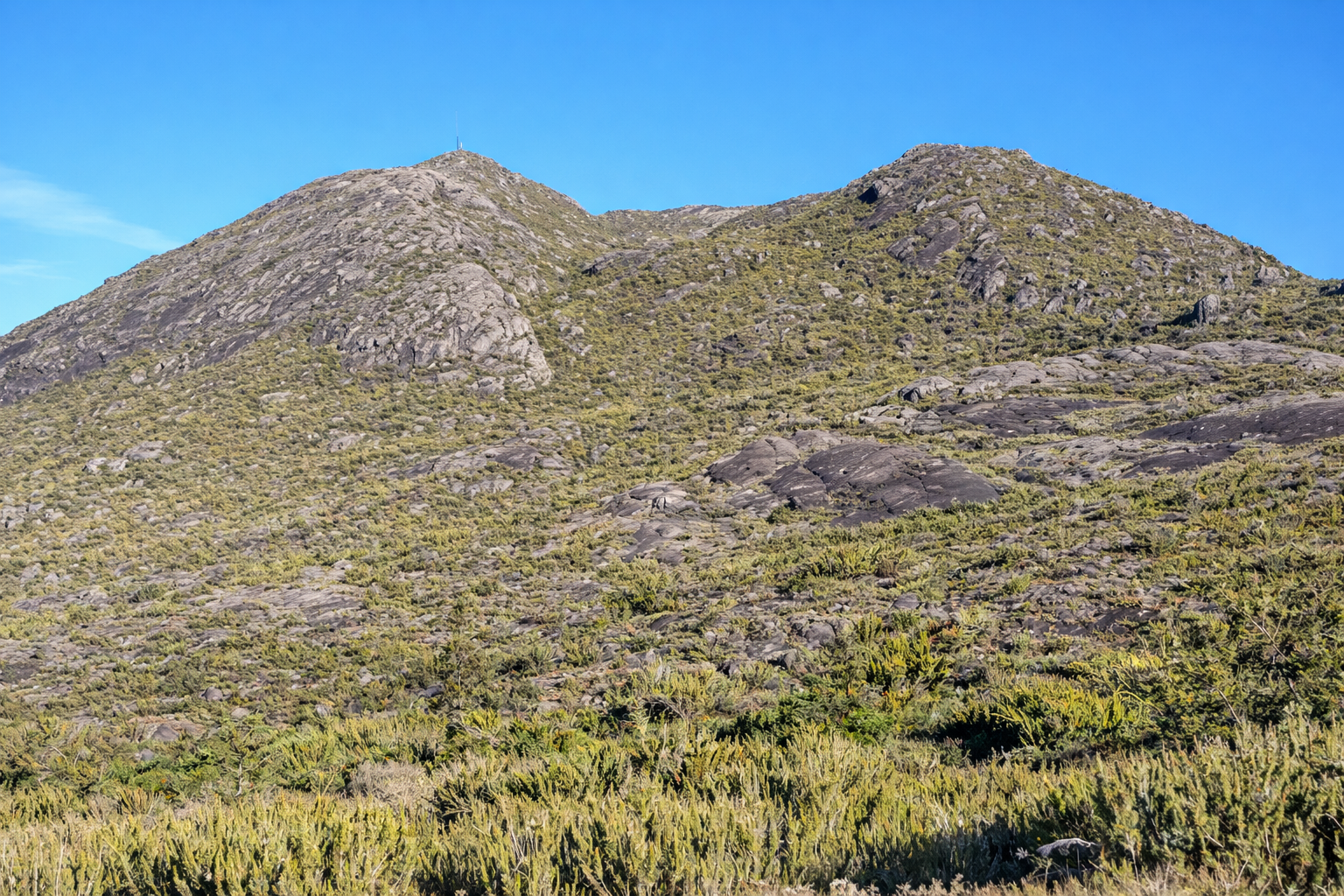 Irmãos desaparecidos no Parque do Caparaó são localizados após 59 horas de buscas.