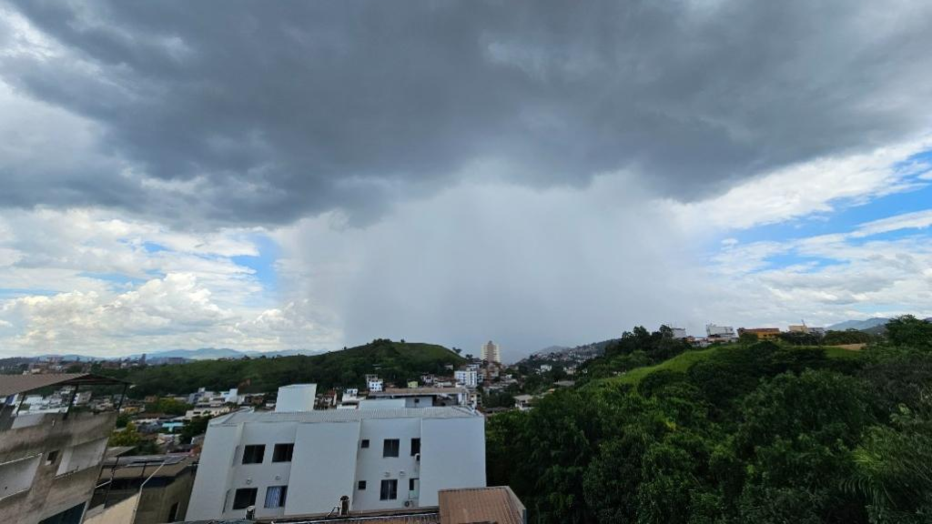 Vale do Aço entra em alerta para risco de tempestades até quinta-feira
