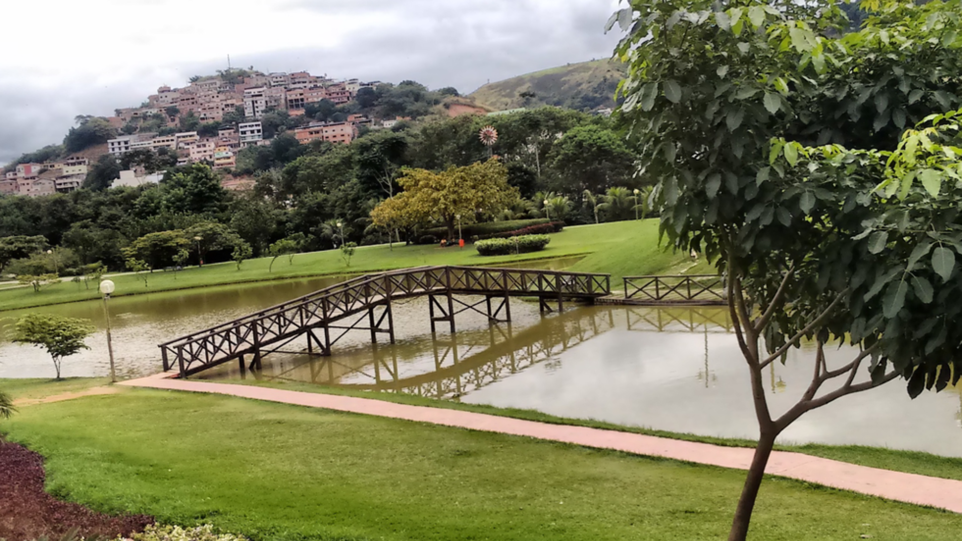 Homem atropelado por caminhão próximo ao Parque Ipanema, em Ipatinga, é identificado pela família