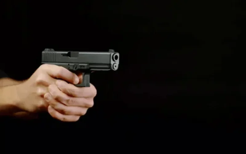 Homem é baleado ao parar moto para olhar o celular em Coronel Fabriciano