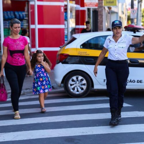 Maio Amarelo: Fabriciano promove blitz educativa e ações em escolas sobre segurança no trânsito
