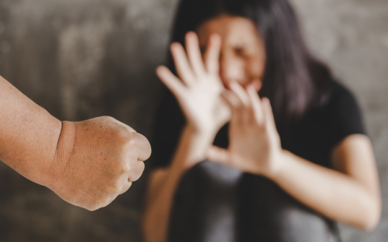 Caso de violência doméstica choca Timóteo: homem agride mãe e ameaça irmã