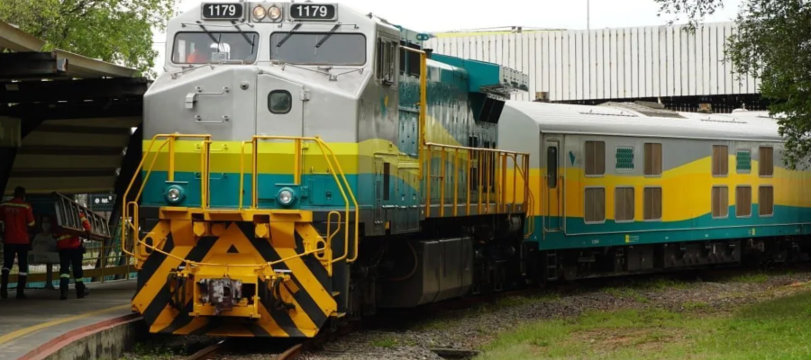 Homem morre após ser atropelado por trem de passageiros no Vale do Aço