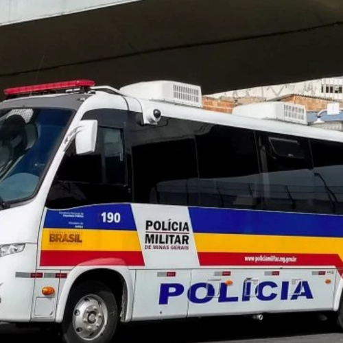 Ônibus da Polícia Militar reforça segurança no Centro de Ipatinga