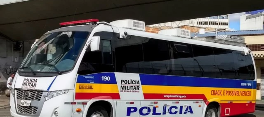 Ônibus da Polícia Militar reforça segurança no Centro de Ipatinga