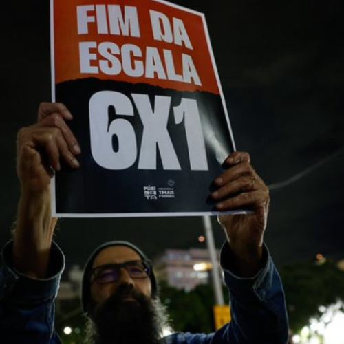 Câmara aprova PEC pelo fim da escala 6×1 e proposta segue para o Senado