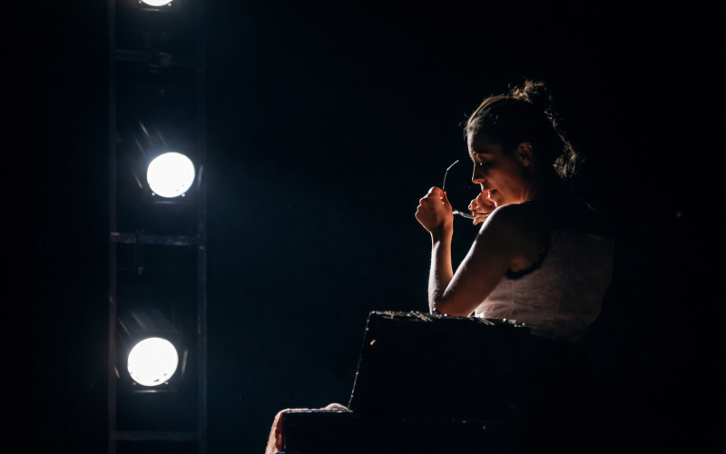 Teatro transforma e forma público no Vale do Aço, destacam atrizes.
