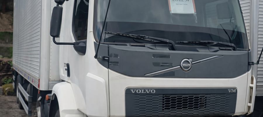 De barras de ouro a caminhões: Receita Federal em Minas Gerais promove 1º leilão eletrônico de 2026