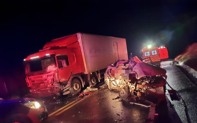 Acidente fatal na BR-262 em Rio Casca deixa mortos e feridos