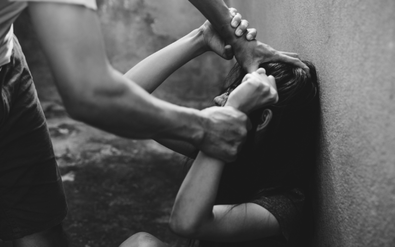 Mulher é agredida pelo companheiro em Ipatinga e suspeita de gravidez após o crime