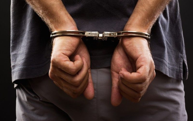 Mototaxista é preso em Coronel Fabriciano após ser acusado de importunação sexual em banheiro de faculdade